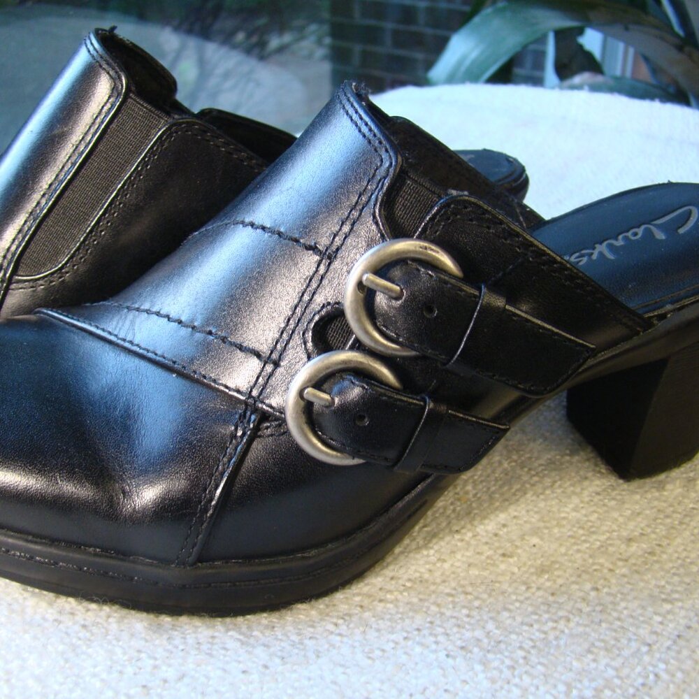 Clarks black genuine leather silver buckle medium heeled clog mules, size 6 - Picture 4 of 7